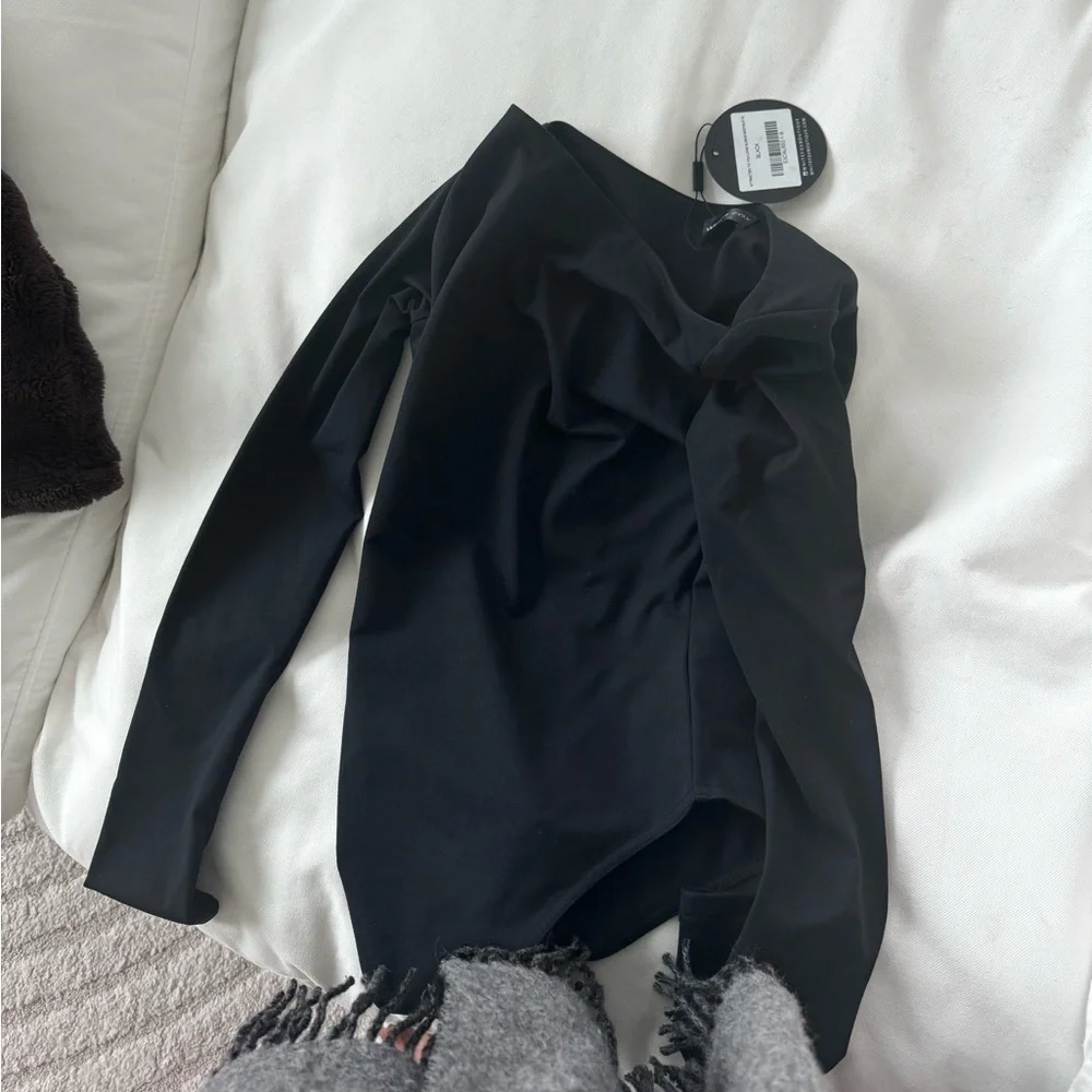 NWT white fox Attracted To You Long Sleeve Bodysuit Black - Picture 3 of 7